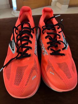 Brooks Running Hyperion Max Coral Orange