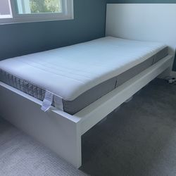 IKEA Malm twin bed - like new