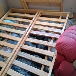    FREE    FUTON    NICE !!!   Polished  Wood  FULL.    Montana/George Dieter