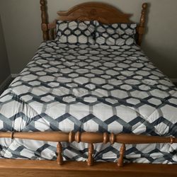 QUEEN OAK complete bed set  