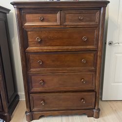 Solid Wood 5 Drawer Chest