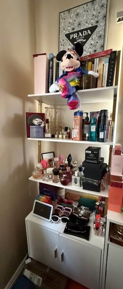 Amazon Shelf
