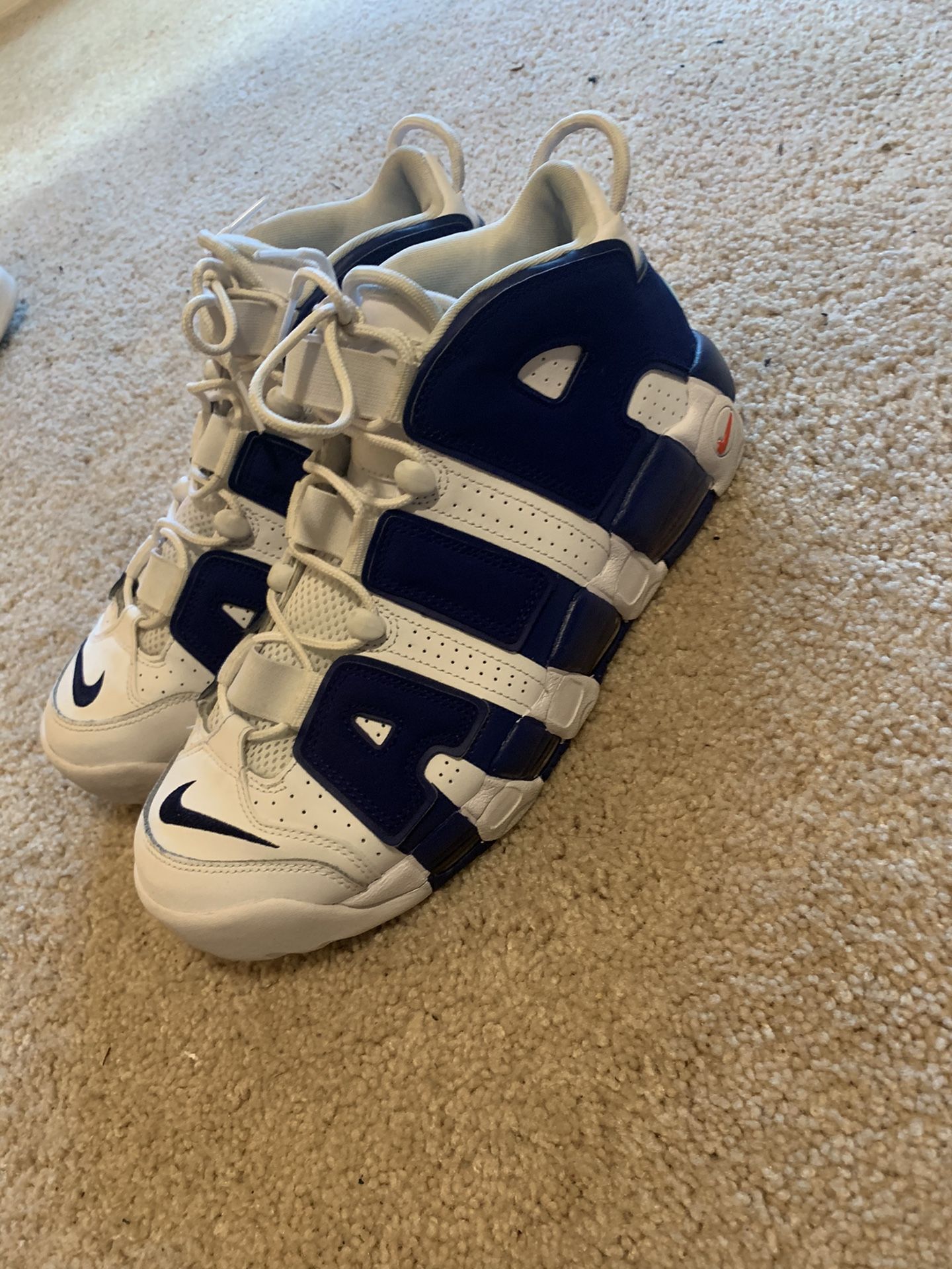 Nike Air “More Uptempo Knicks” Sz11