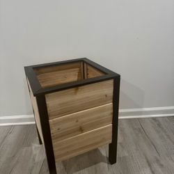 🌿 Handmade Cedar Planter Box – Modern Black Frame | 24" Tall — $45