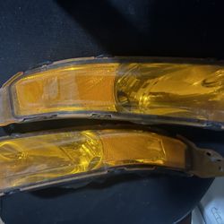 2006 Ford Mustang GT Front Turn Signals