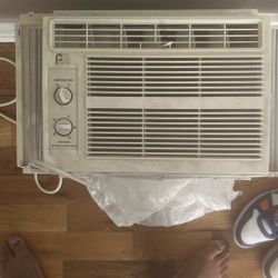 Nice Air Conditioner Like New Pick Up Only 