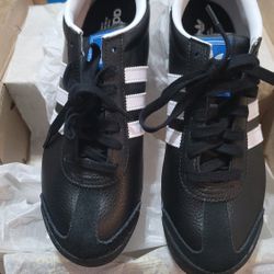 Adidas Black SAMOA
