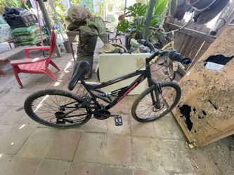 Huffy 26-inch full suspension mountain bike, Shimano gears, front disc brake