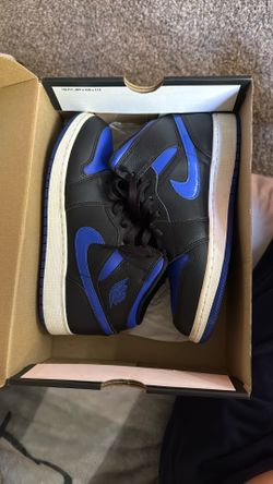 Air Jordan 1 Mid Black/Hyper Royal-White Size 7Y
