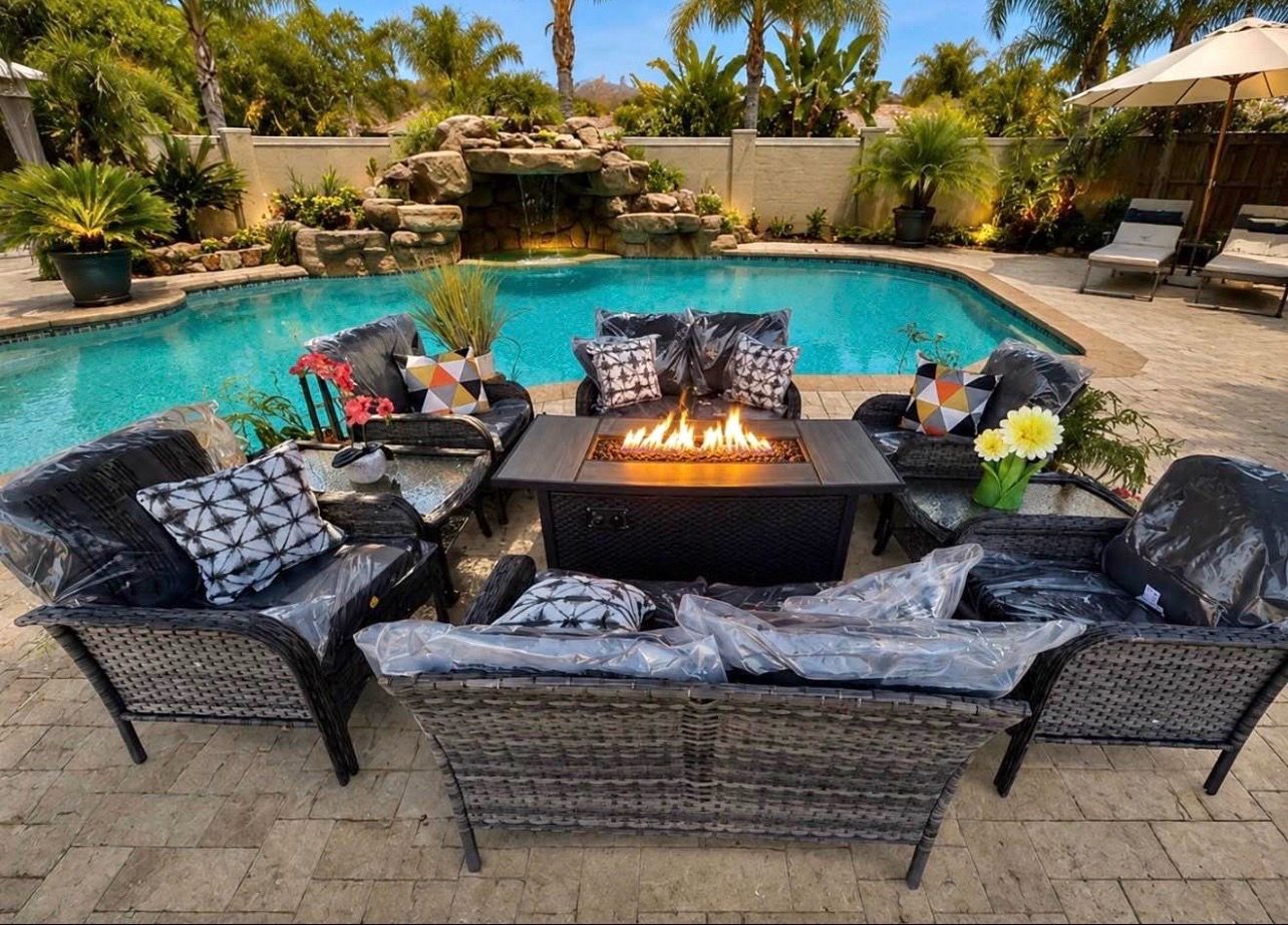Brand new patio outdoor furniture set
