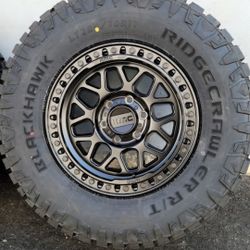 17" kmC Km549 GRS double Black w/ 33" RT Tires 