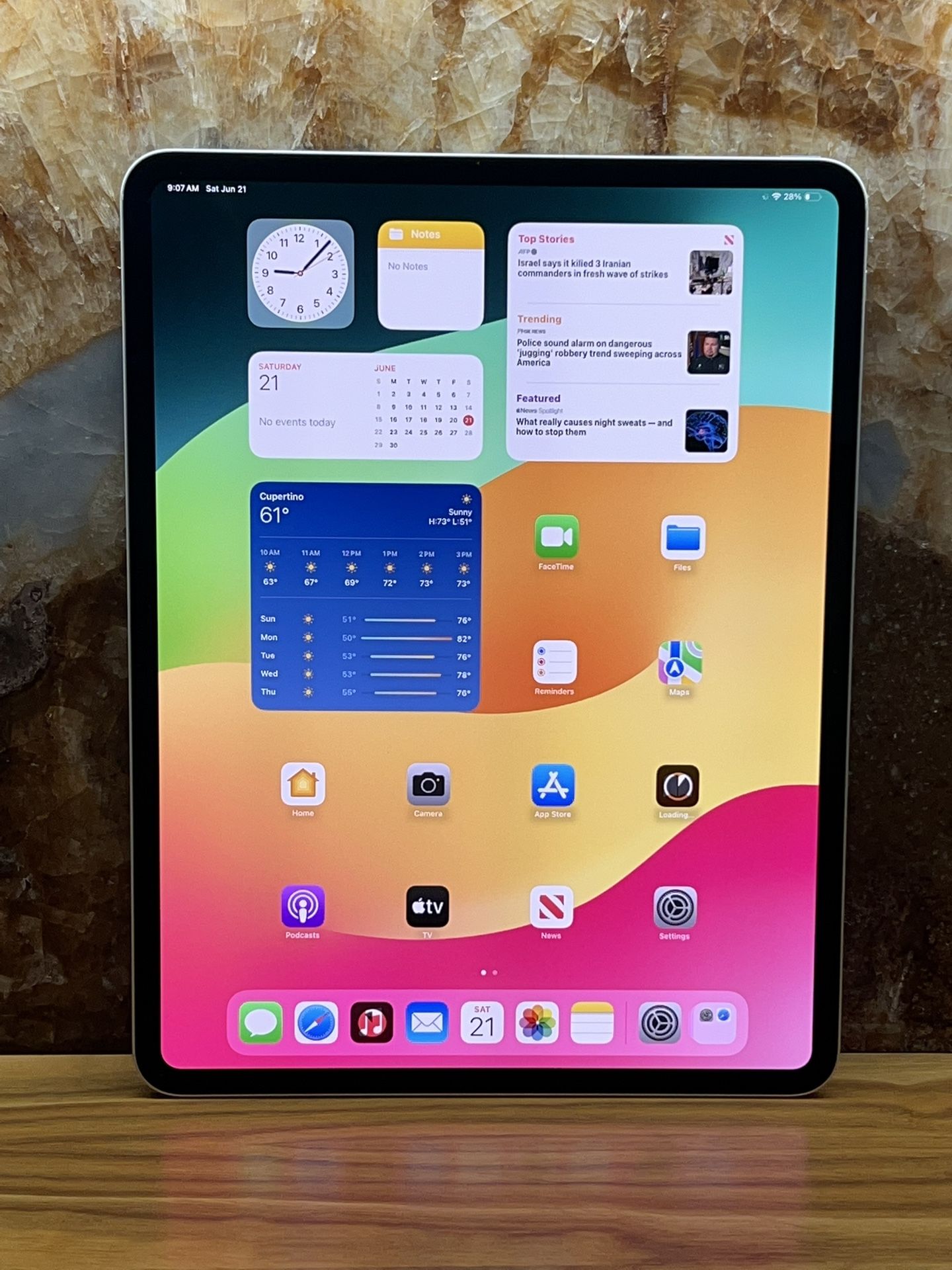 Apple iPad Pro 13" M4 chip 256GB Wi-Fi Silver 7th Generation MVX33LL/A 2024 Only 6 Cycles Like New!apple,apple iPad Pro,iPad Pro,iPad Pro 7th Gen