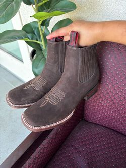 Botas
