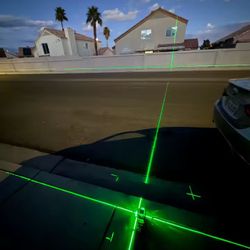 Dewalt Green Level Laser 360 With Charger + Battery 