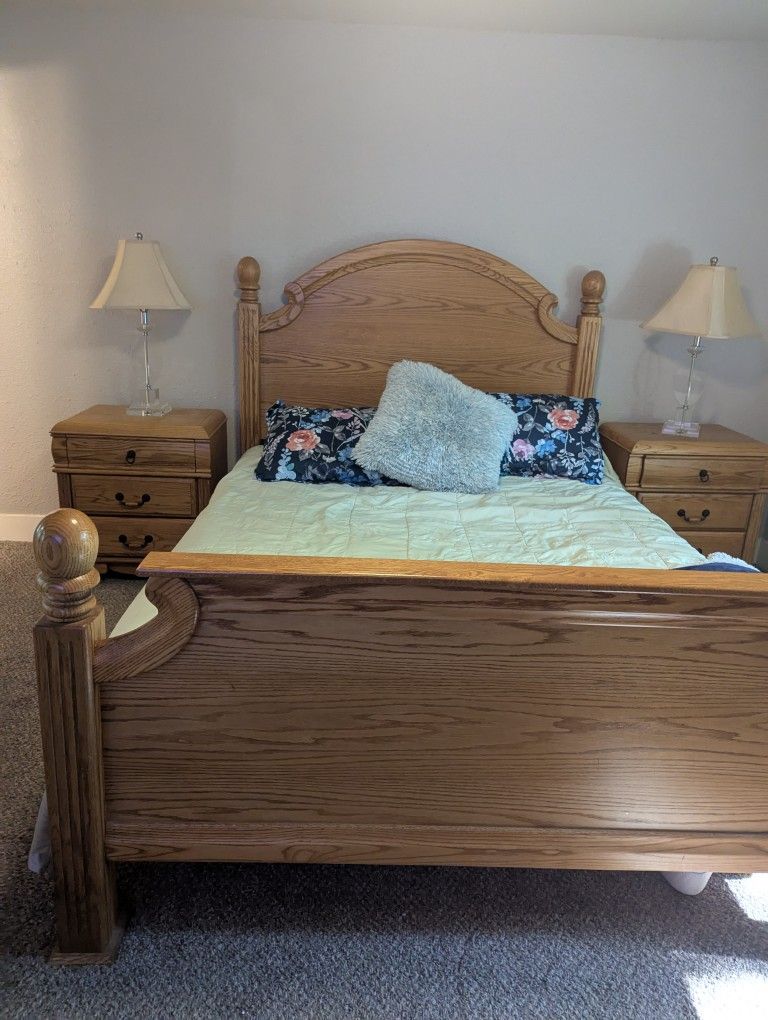 Queen Solid wood Bedroom Set 7 Piece
