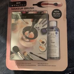 Makeup brush cleanser