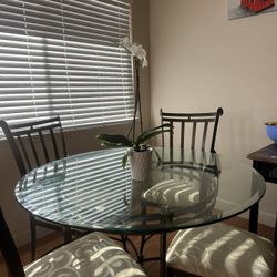 Mesa Redonda Con Sus 4 Sillas 