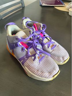 Nike LeBron Witness 7 Low Action Grape Vivid Orange