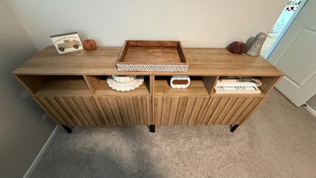 TV Stands / Console Cabinets