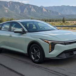 2025 Kia K4 LXS   