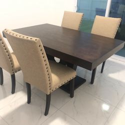 4 dinning Chairs 