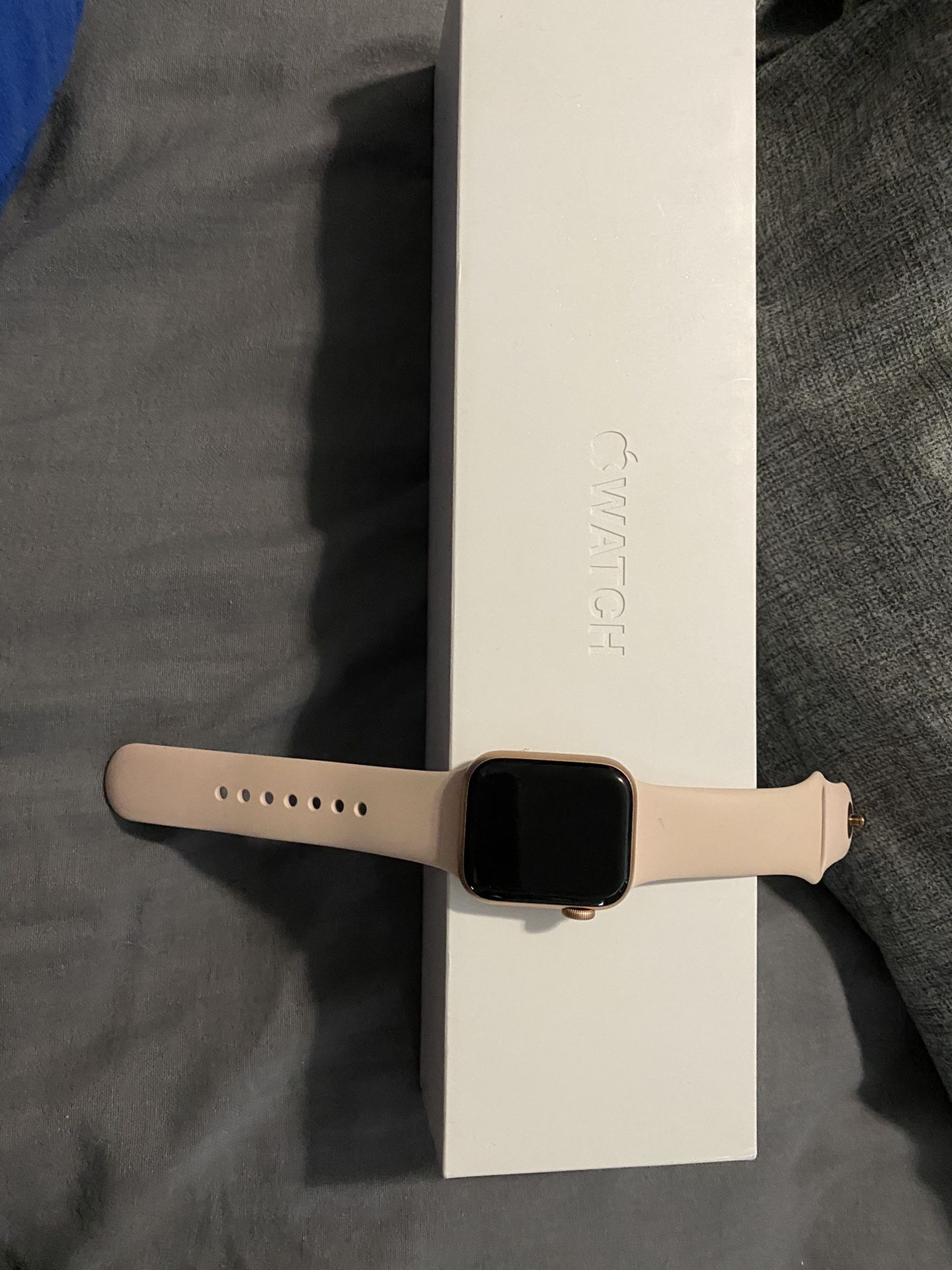 Apple Watch series 4 gps and cellular