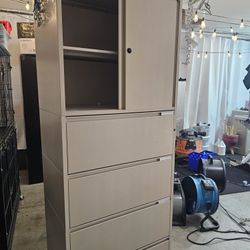 Filing Cabinet With Keys