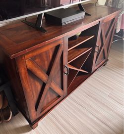 Entertainment center
