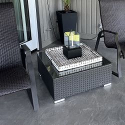 2 Outdoor Rocking Chairs And Table 