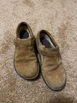 Ugh shoes size 6 women’s