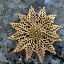 Vintage Gold Toned Flower Pin 