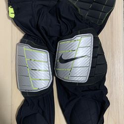 Nike Medium Girdle Thigh And Knee Pads