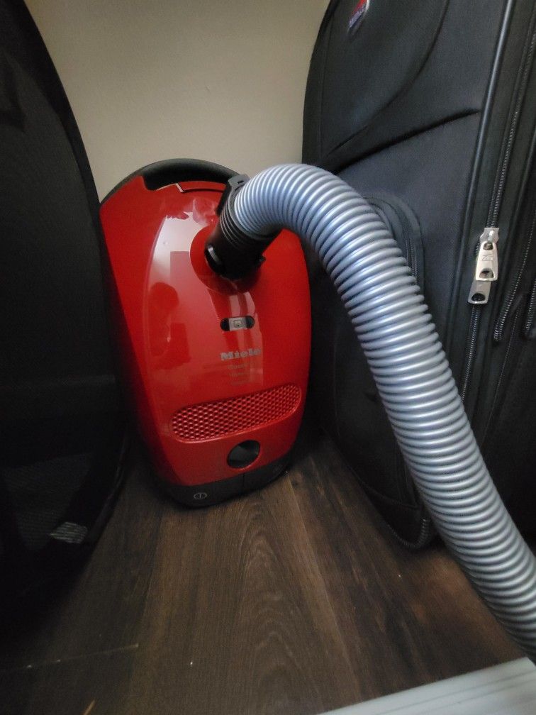 Miele Classic C1 Canister Vacuum