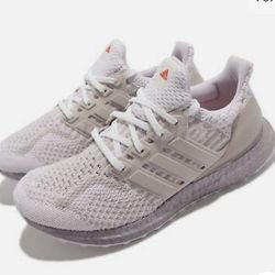 Adidas Ultra Boost 5.0 DNA Women’s Running Casual Shoes White Ice Purple size 8