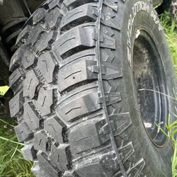 33” Mudding Tires Off A 1998 Grand Jeep Cherokee
