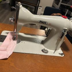 PFAFF 51 Sewing Machine