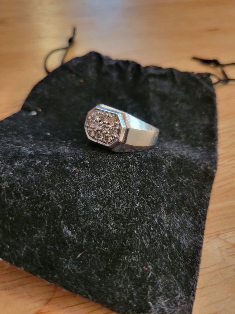 14k Ring With 1.5 Cts Diamonds