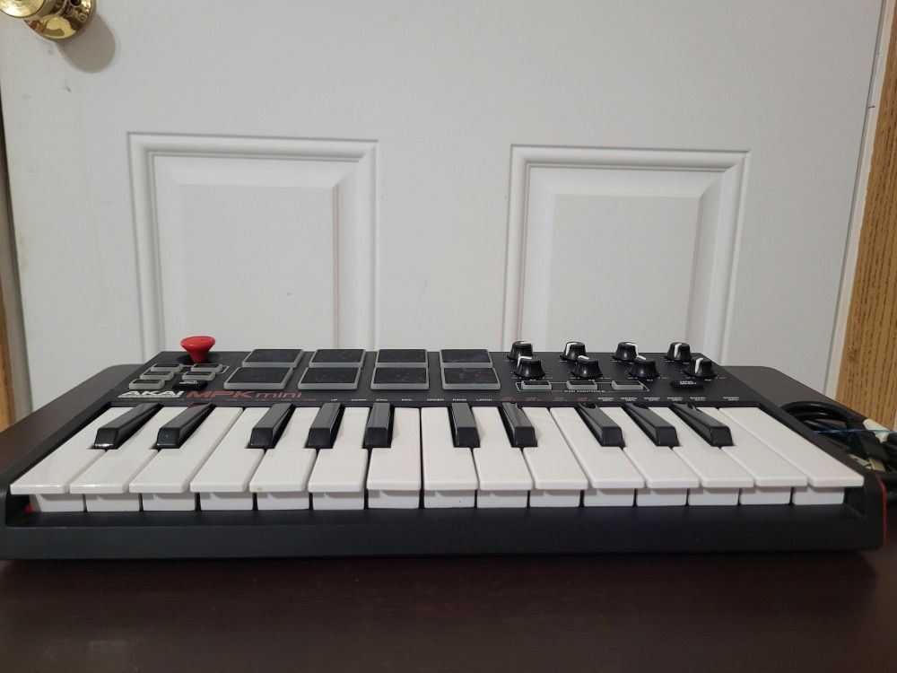 Akai MPK MIDI Controller