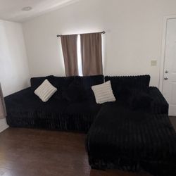 Black Sectional Couch 