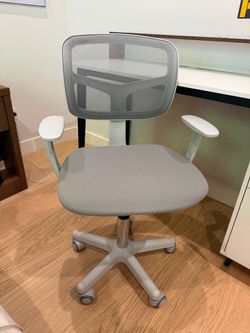 Kids/teens desk chair: grey