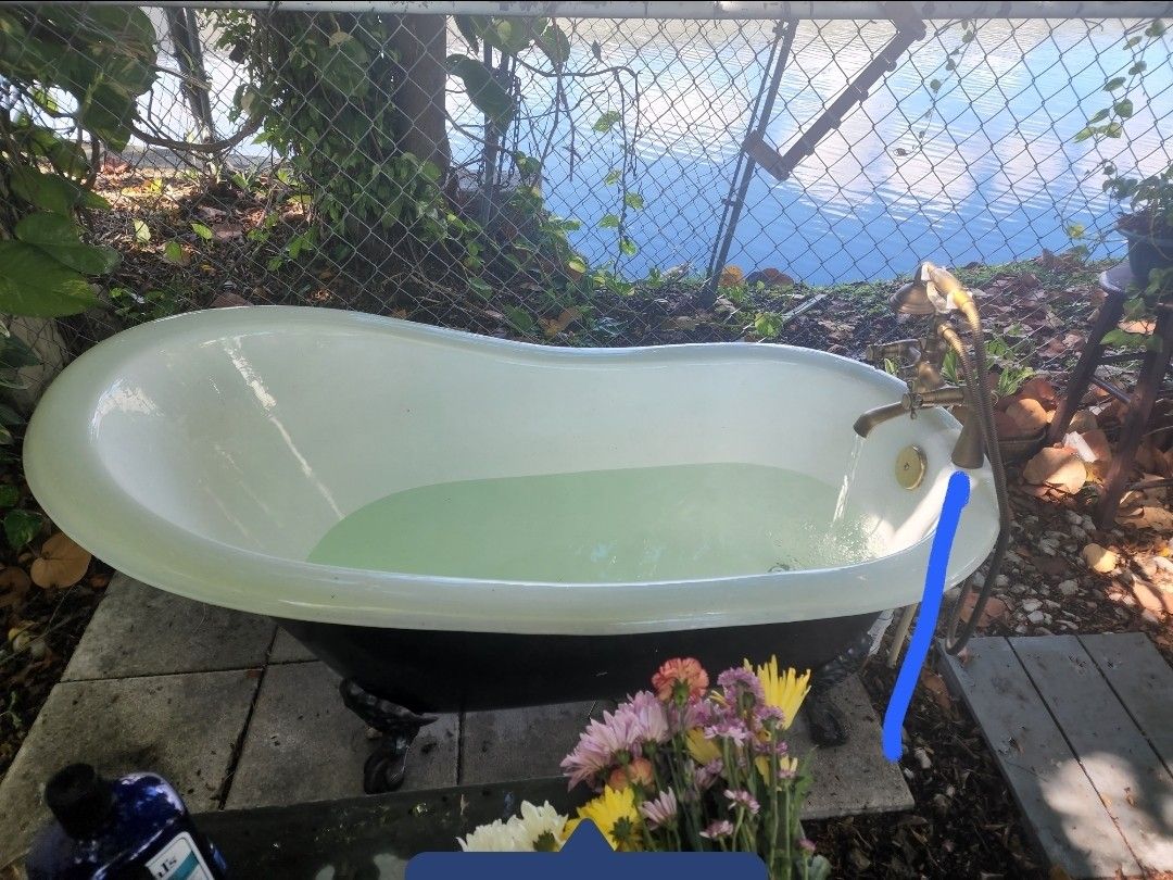 Clawfoot Cast Iron Bathtub 
