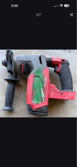 Milwaukee M18 FUEL 1 in. SDS-Plus Rotary Hammer with FREE BITS