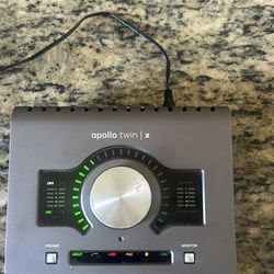 Apollo Twin Quad (Cables Included)