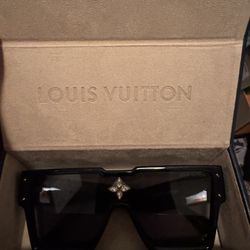 Lv Glasses 