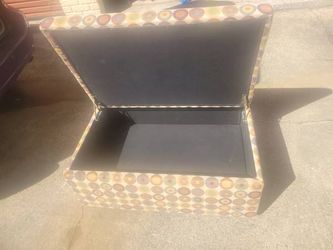 Storage ottoman