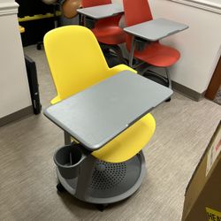 Steelcase Node Multipurpose Chair w/ Desk & Cup Holder – Excellent Condition