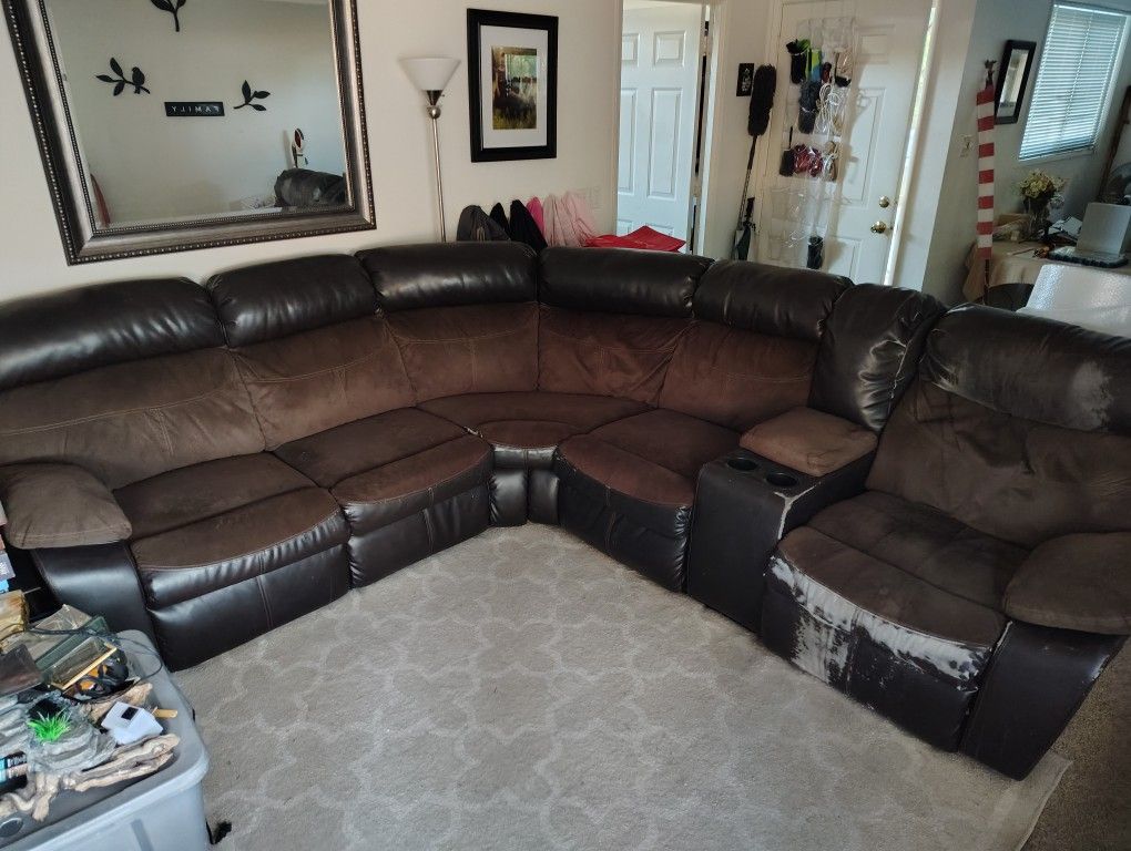 Sectional Sofa/Couch