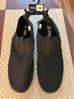 Dicks Men’s Water Shoes  Sz 14