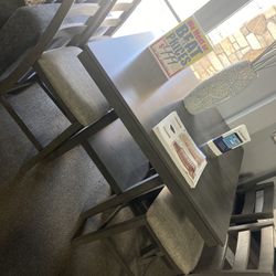 5pc Dining Room Set❤️‍🔥 Easy Financing Available ✅✅