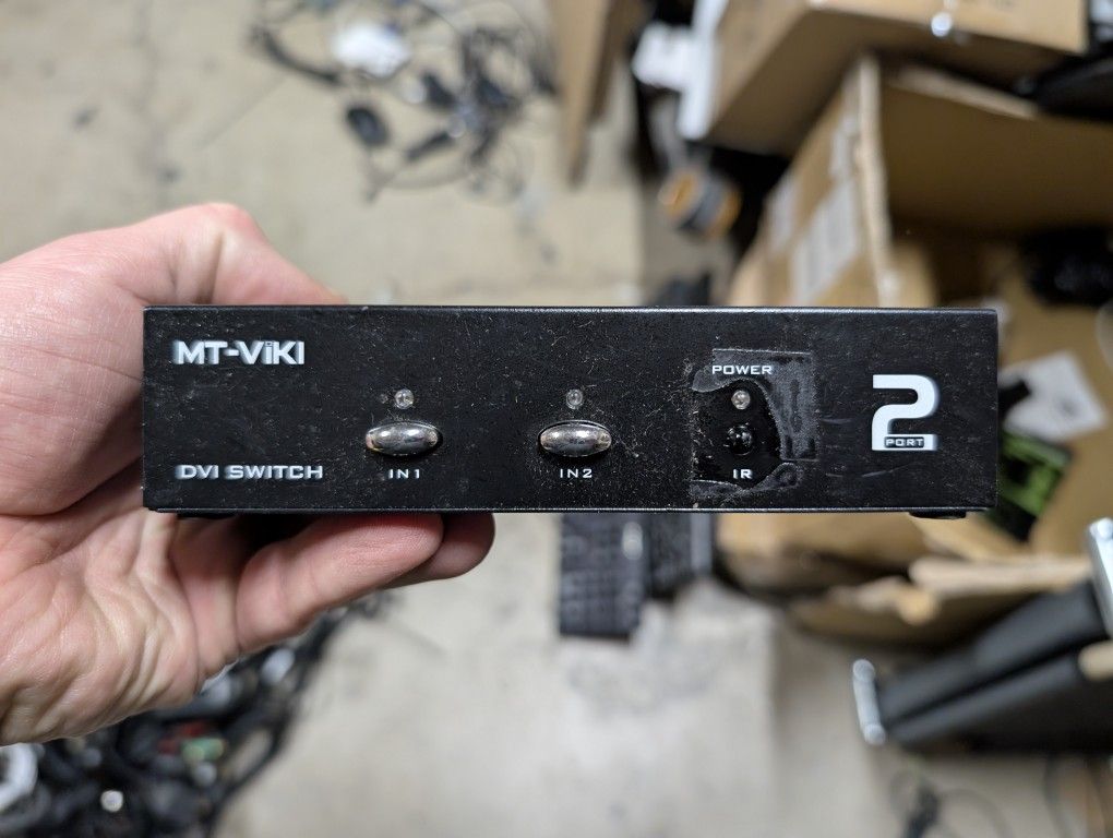 Dvi switcher splitter video box